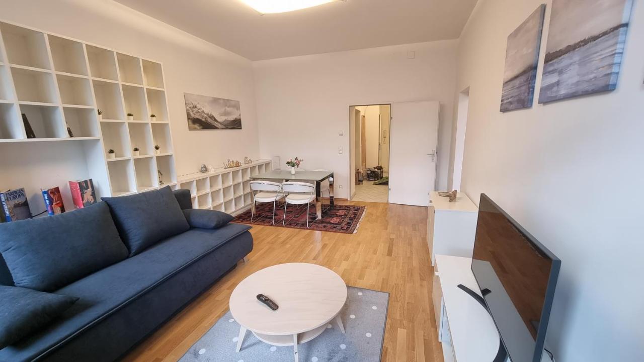 Sunny Apartment Next To Metro 1Br Вена Экстерьер фото