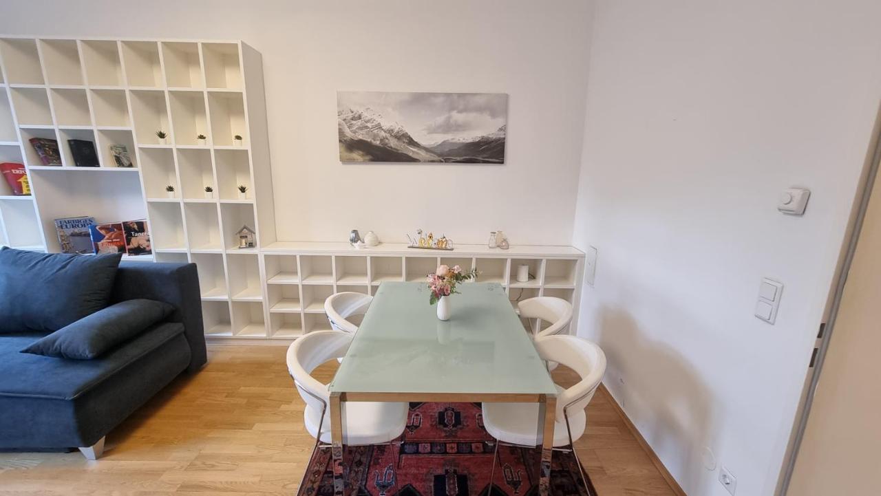 Sunny Apartment Next To Metro 1Br Вена Экстерьер фото
