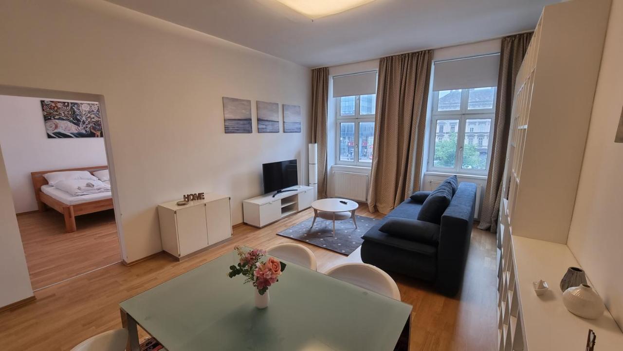 Sunny Apartment Next To Metro 1Br Вена Экстерьер фото