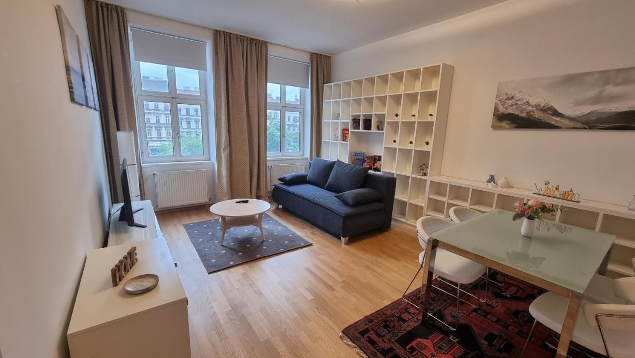 Sunny Apartment Next To Metro 1Br Вена Экстерьер фото