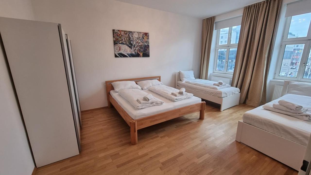 Sunny Apartment Next To Metro 1Br Вена Экстерьер фото