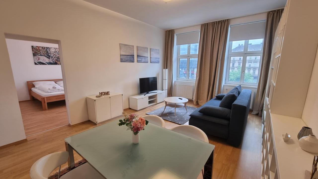 Sunny Apartment Next To Metro 1Br Вена Экстерьер фото