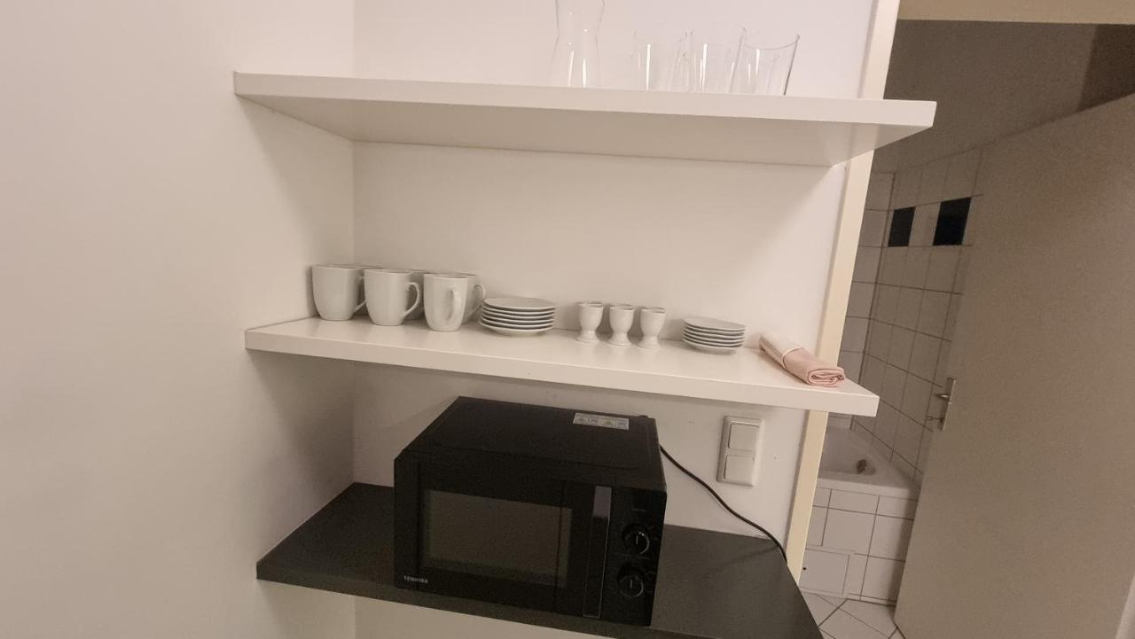 Sunny Apartment Next To Metro 1Br Вена Экстерьер фото