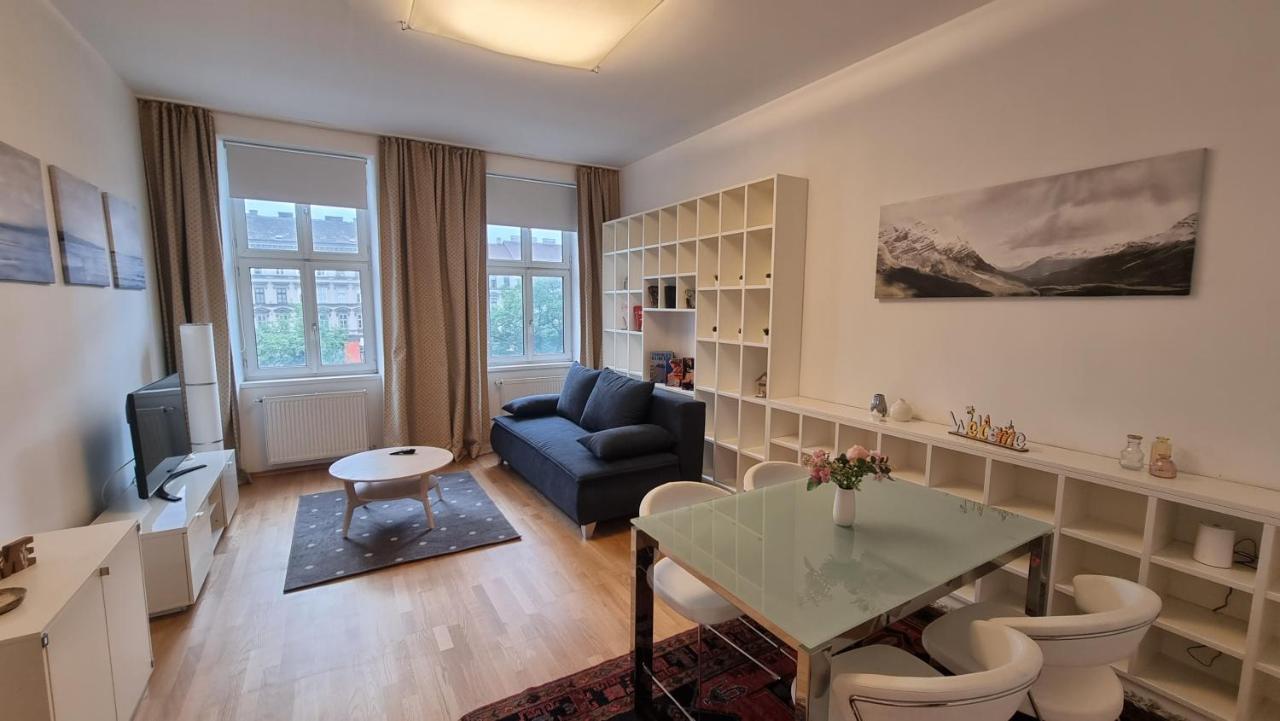Sunny Apartment Next To Metro 1Br Вена Экстерьер фото